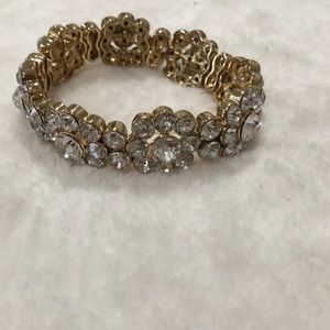 Fashion bracelet gold color starches with no tags